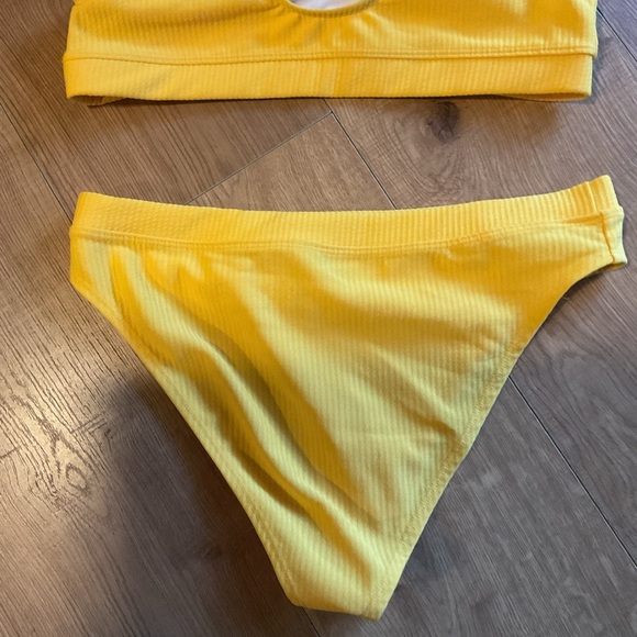 🩵 Yellow Ribbed Bikini Set - Picture 6 of 6